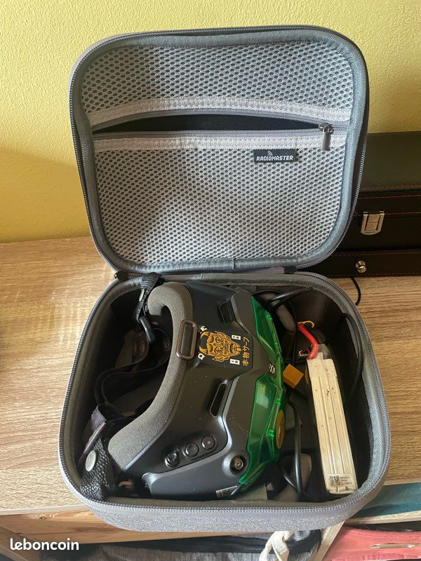 Casque DJI FPV Goggles V2 complet – Très bon état (image 3)