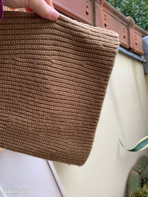 Pull VINTAGE court dessus 🔝 du nombril beige de Zara taille L (image 5)