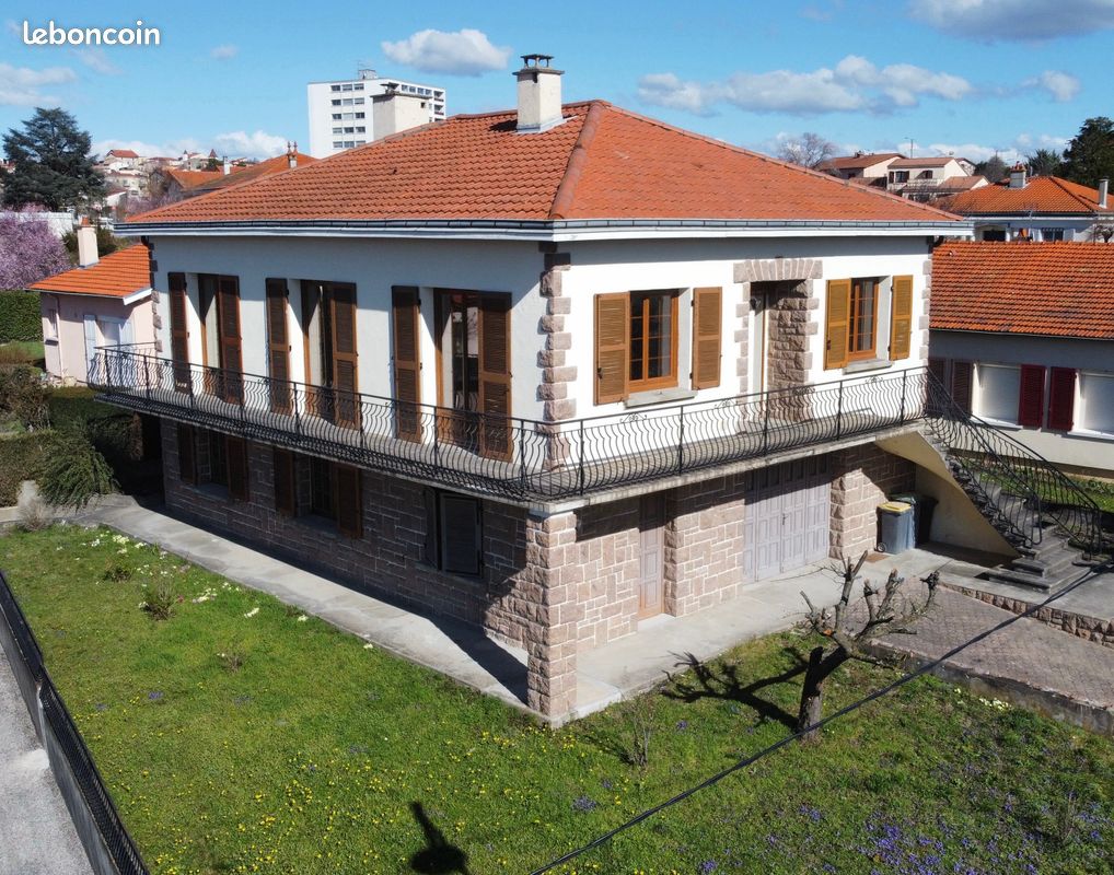 Maison 9 pièces 160 m² · à Cournon-d'Auvergne · 160 m² · 336 000 €