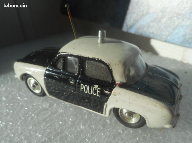 RENAULT DAUPHINE BARDAHL 1/43 35701 Norev CIJ . limited édition EUR 36,70 - FR