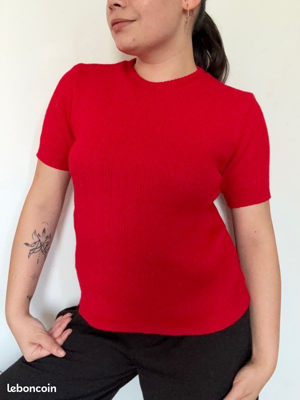 Pull rouge simple élégant – coupe slim – taille S (image 1)