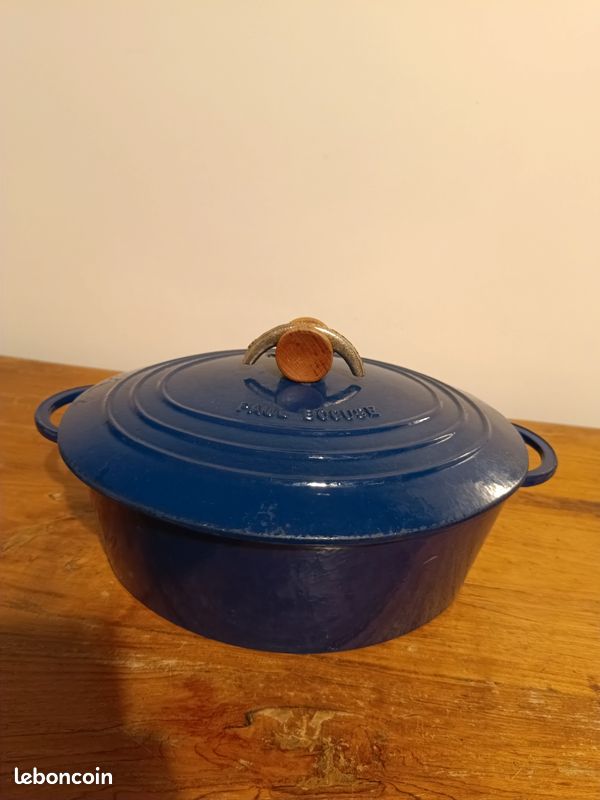 Grande Cocotte Ovale Paul Bocuse En Fonte – Nomar Cerise, 5kg, Compatible Induction