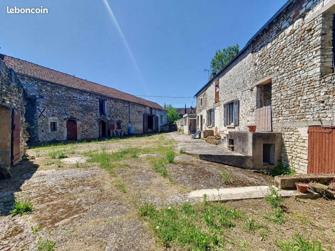 Propriété 10 pièces 400 m² (image 1)