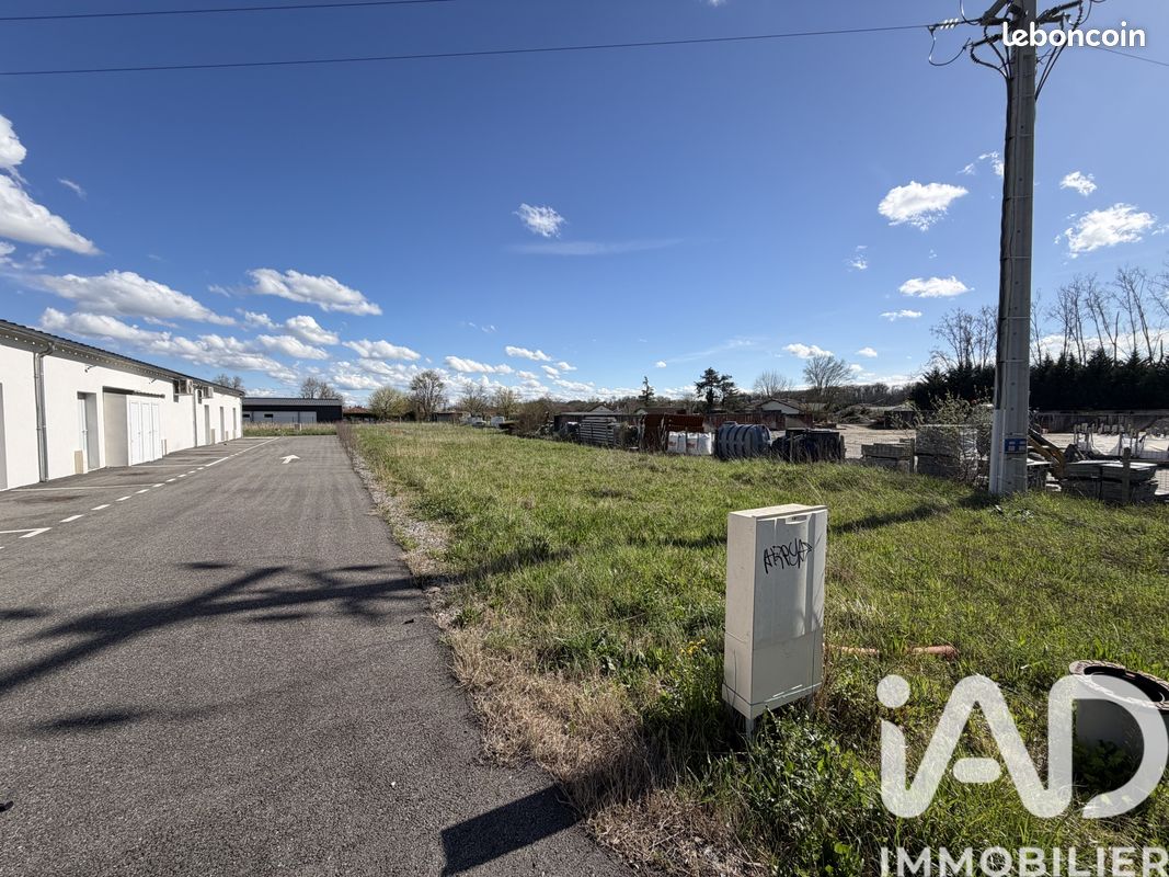 Terrain 830 m² · à Sault-de-Navailles · 830 m² · 49 500 €