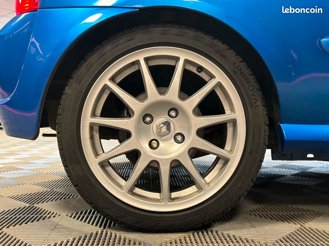 RENAULT CLIO 2.0i 16V Sport Jean Ragnotti (image 10)