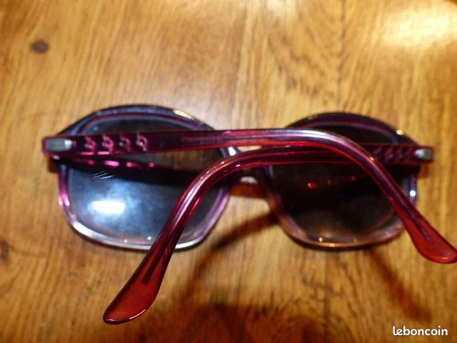 Lunettes de soleil monture violette isa Accessoires Bagagerie