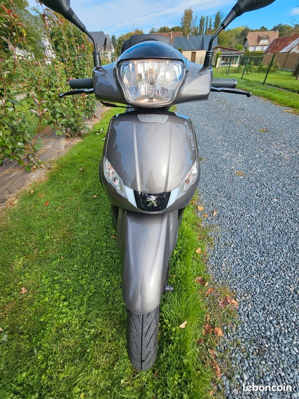 Scooter Peugeot 125 tweet (image 2)