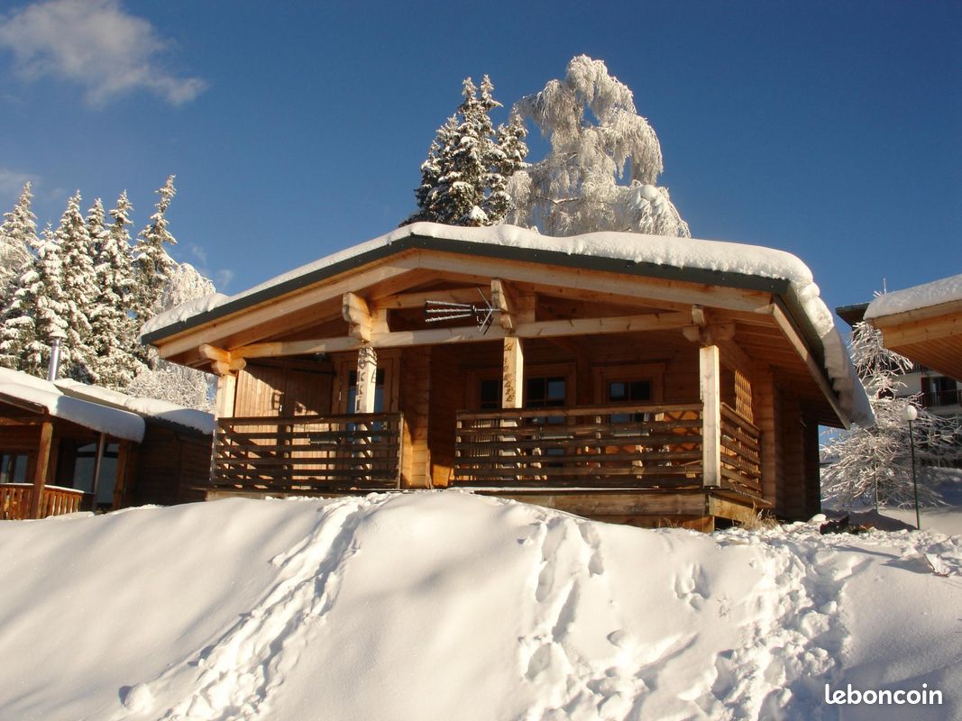 Chalet de montagne en bois massif, tout équipé (8 couchages) (image 1)