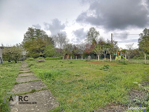 Terrain 677 m² TRAINOU