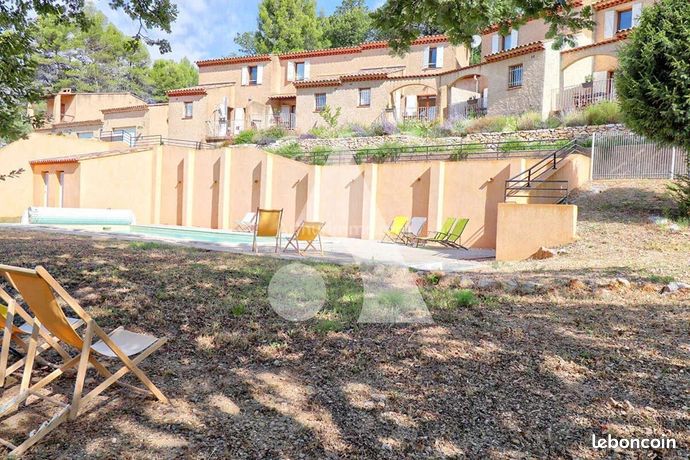 Villa 18 pièces 350 m²