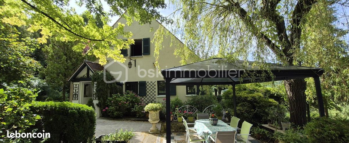 Maison 7 pièces 251 m² · à Villeneuve-sur-Bellot · 251 m² · 399 000 €