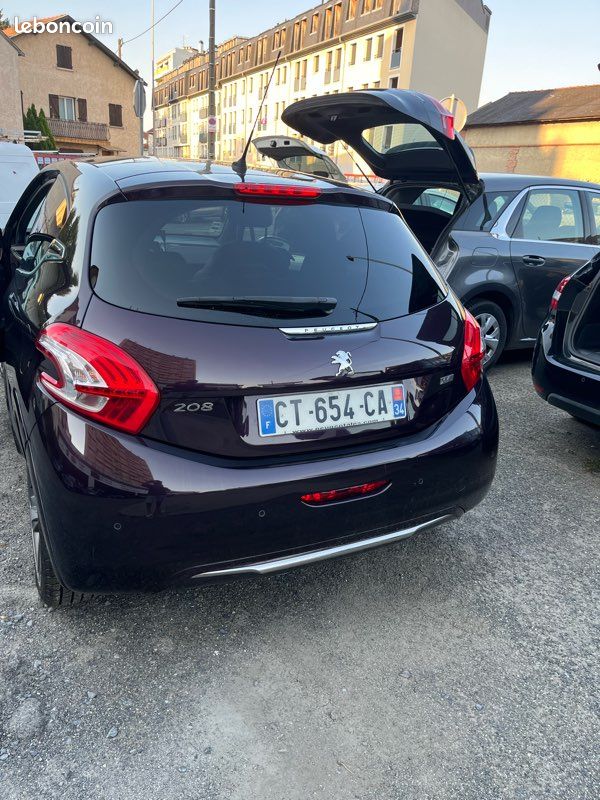 PEUGEOT 208 1.6 HDI 115ch Série YX (image 4)