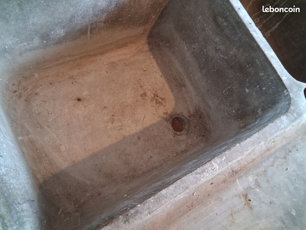 Lavoir en ciment, évier (image 2)