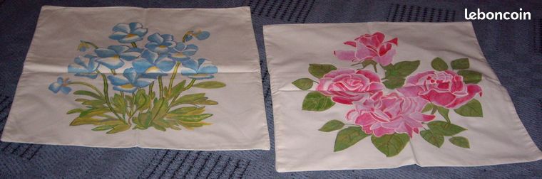 2 housses de coussin peintes à la main NEUF