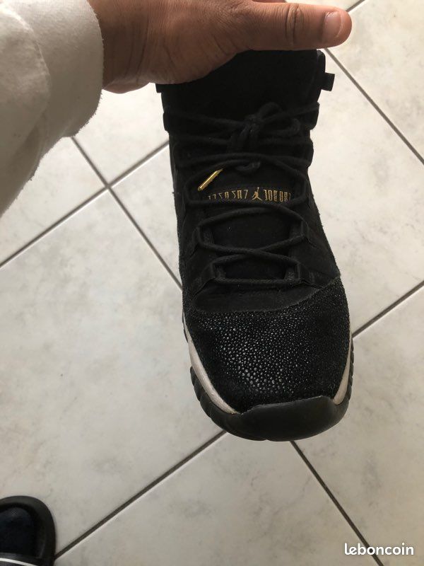 Air Jordan 11 (image 3)