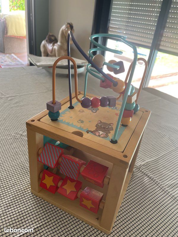 Jeu d'éveil enfant en bois (image 1)