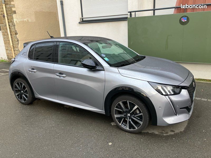 Peugeot 208 GT (image 1)
