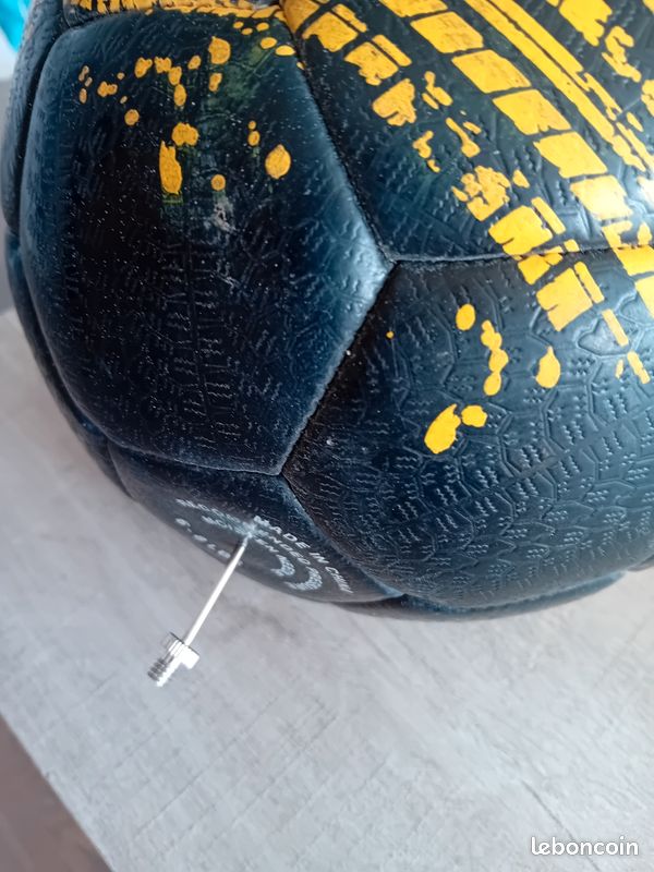 Ballon de football Jako Striker Pro neuf : Equipements | Football - 07/02/2024