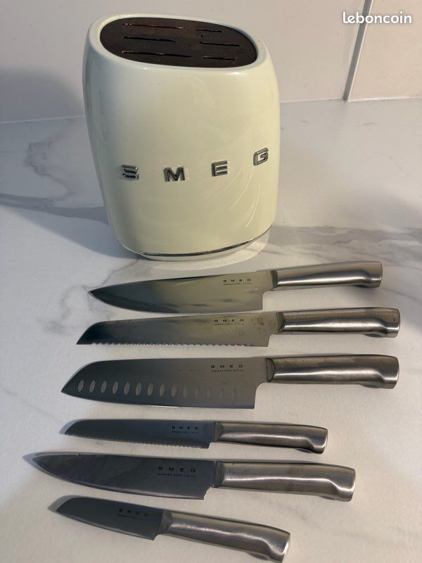 Bloc Couteaux Avec 6 Couteaux SMEG - Beige - Neuf Sous Emballage