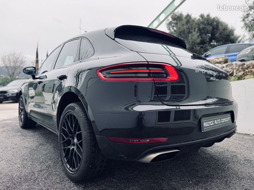 Porsche Macan 2.0L 252CH PDK + TOIT OUVRANT + SUIVI PORSCHE + SIEGES CHAUFFANTS/ELEC + CAMERA DE RECUL + GARANTIE 12 MOIS (image 6)
