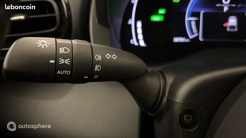 Toyota Yaris 116h Design 5p MY22 (image 23)