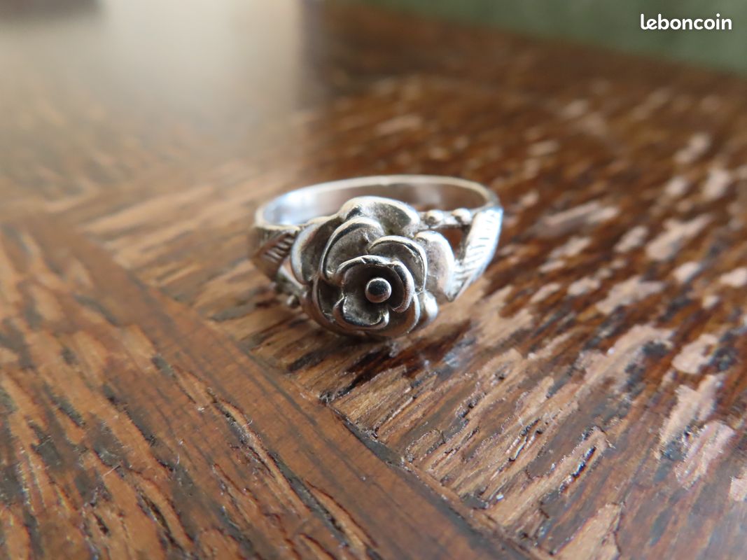 Bague En Argent Massif Avec Zirconiums Roses - Taille 57, Contour Ciselé, Occasion