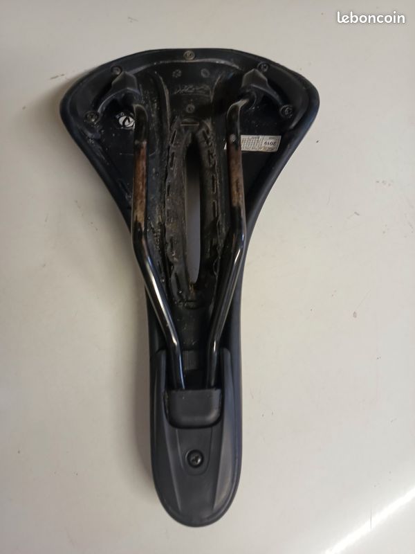 Selle De Vélo Cross Vintage - Oscillants D'époque - Custom (RV47)