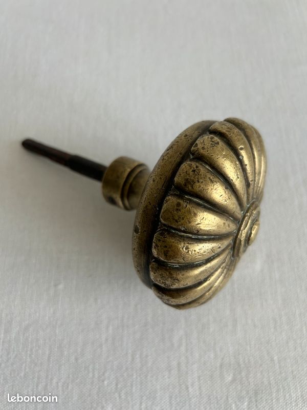 Bouton de porte ancien en bronze massif (image 3)