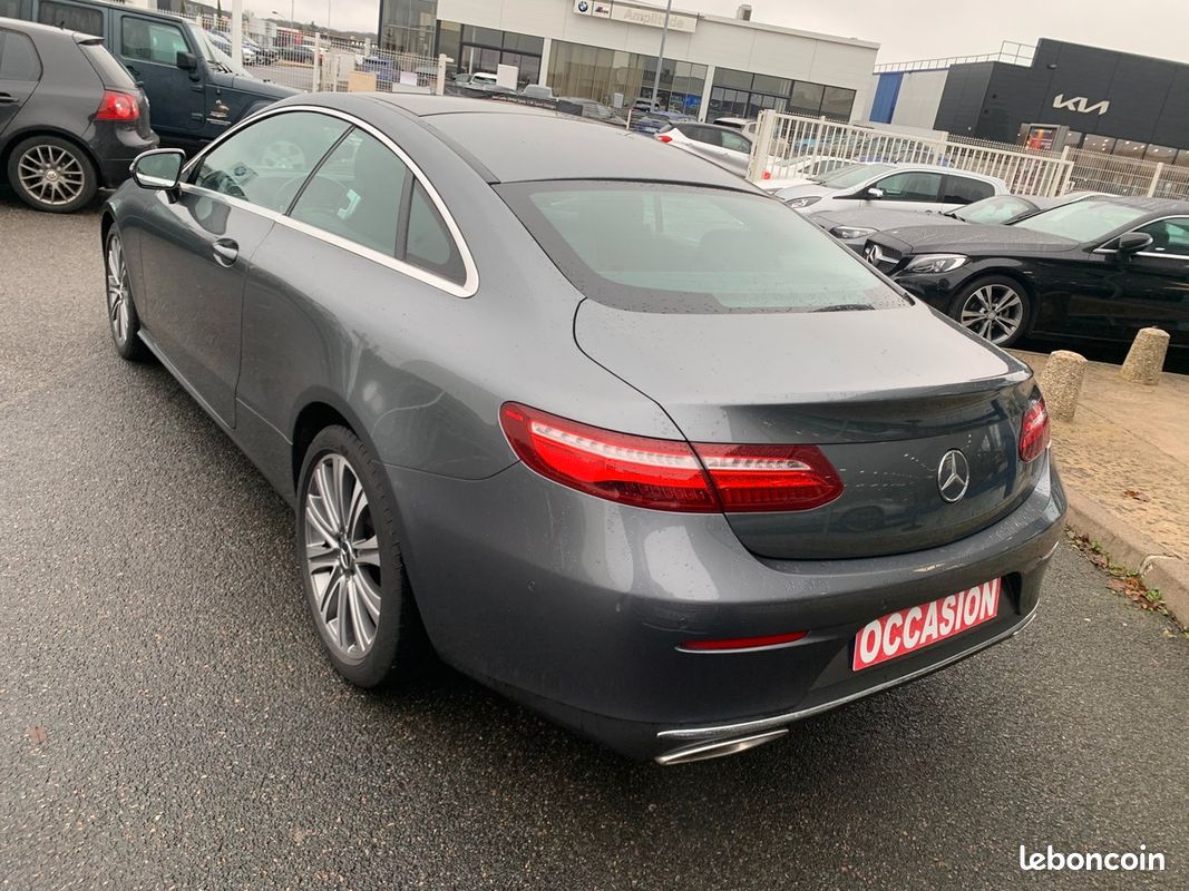 Mercedes-Benz Classe E Coupé 245 chevaux | 300 | Executive | Caméra 360° | Toit ouvrant panoramique (image 7)