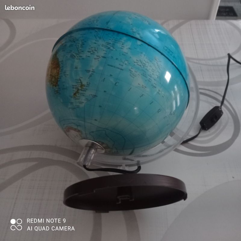 Mappemonde lumineuse (image 5)