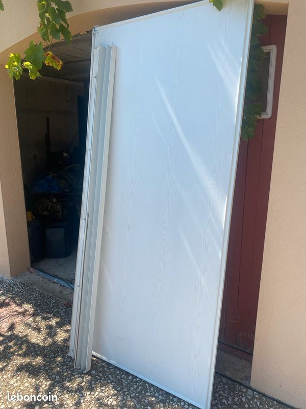 Portes de placard coulissante avec rail (image 3)
