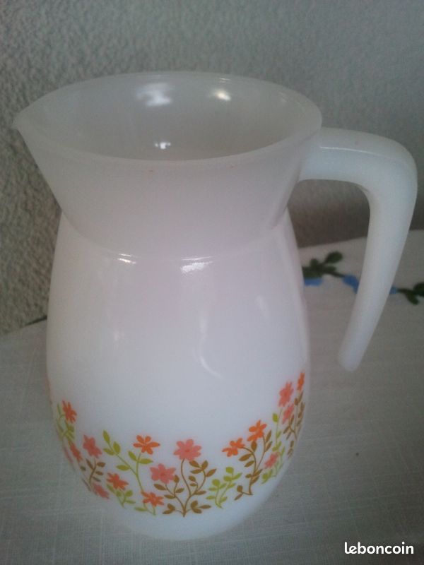 Cruche - Pichet en arcopal (image 2)