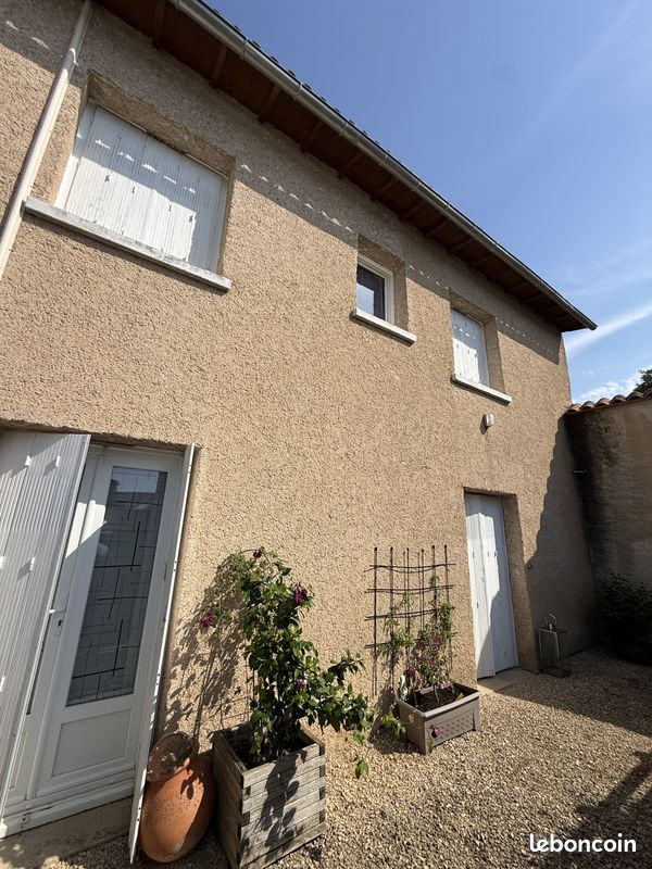 Immeuble 5 pièces 105 m² · à Roches-Prémarie-Andillé · 105 m² · 171 200 €