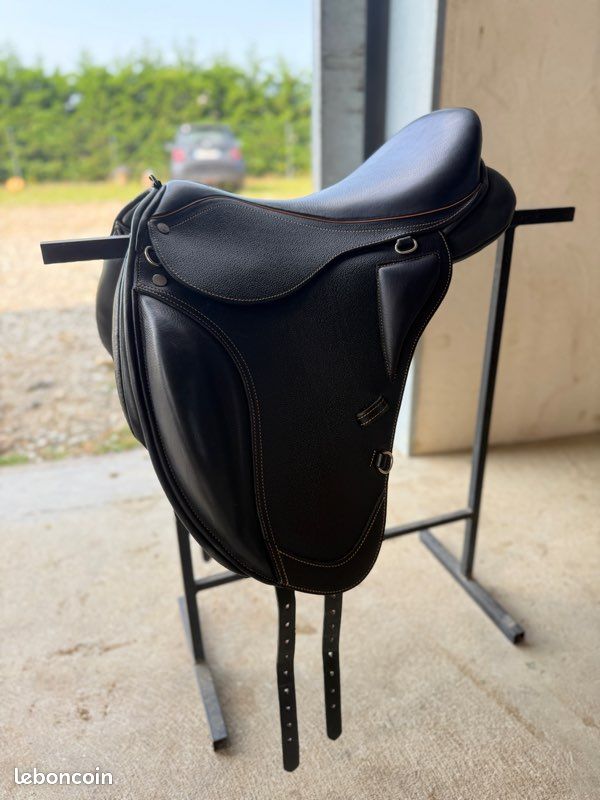 Selle D'Endurance Manifatture Burioni – Pure Laine Vierge – Neuve