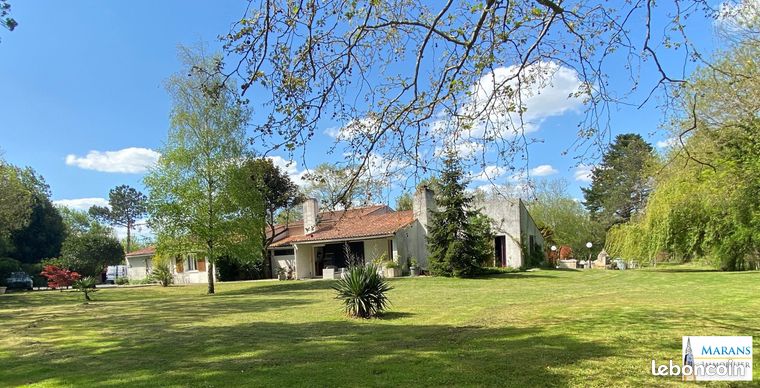 Maison 10 pièces 309 m²