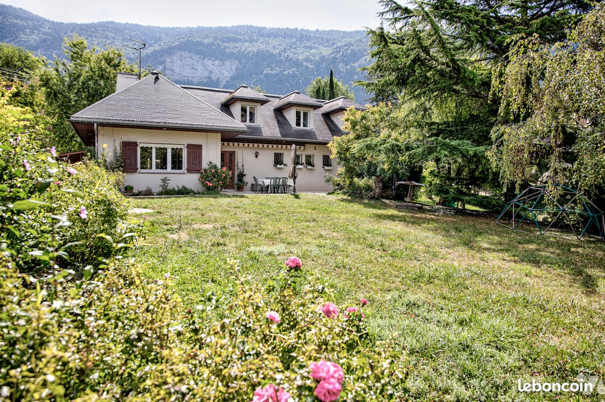 Maison 6 pièces 201 m² · à Beaumont · 201 m² · 985 000 €