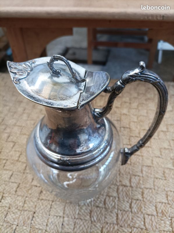 Carafe cristal et métal argenté motif rubans (image 1)