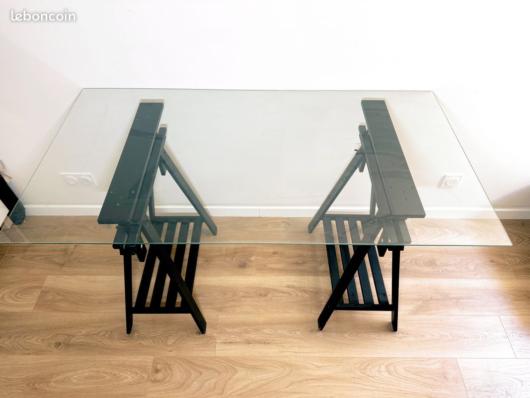 Bureau d'architecte / Table en verre et tréteaux bois (image 3)