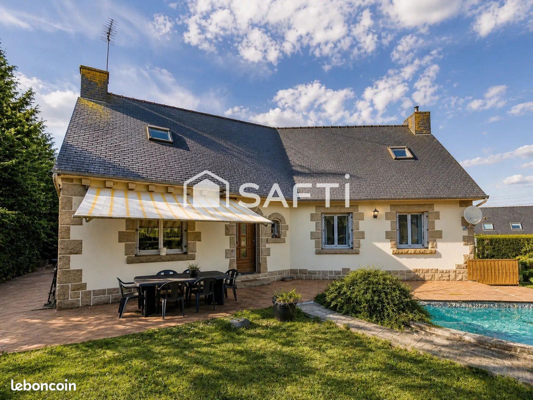 Maison 6 pièces 163 m² · à Saint-Carreuc · 163 m² · 199 000 €