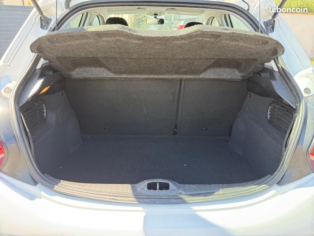 Peugeot 208 1.2 80 ch Active Business Start & Stop /Courroie neuve/CarPlay/Clim/Radar recul/Régul... (image 31)