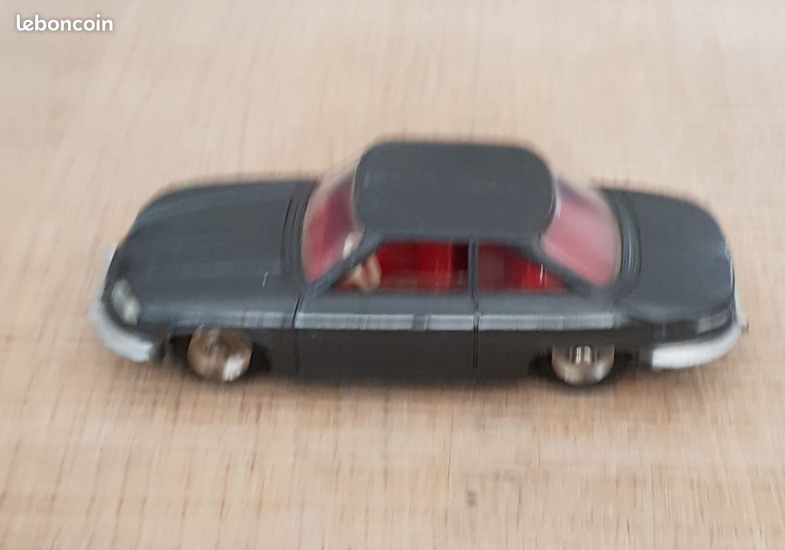 Dinky Toys Panhard 24 - Modélisme