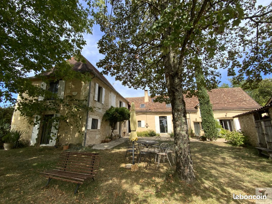 Maison 19 pièces 340 m² · à Lembras · 340 m² · 450 000 €