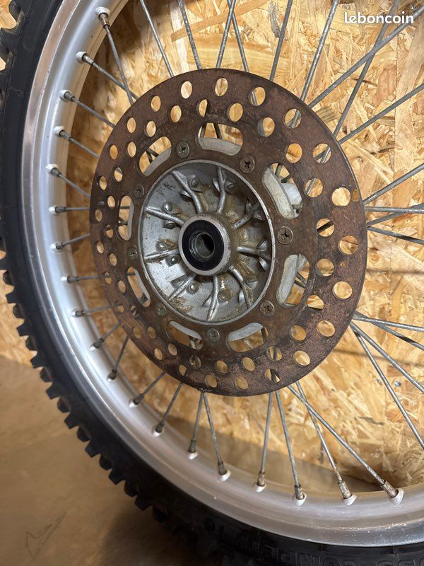 Roue Avant Pour Moto RM 125 / 250 (années 1984 à 1988) - Occasion Fonctionnelle
