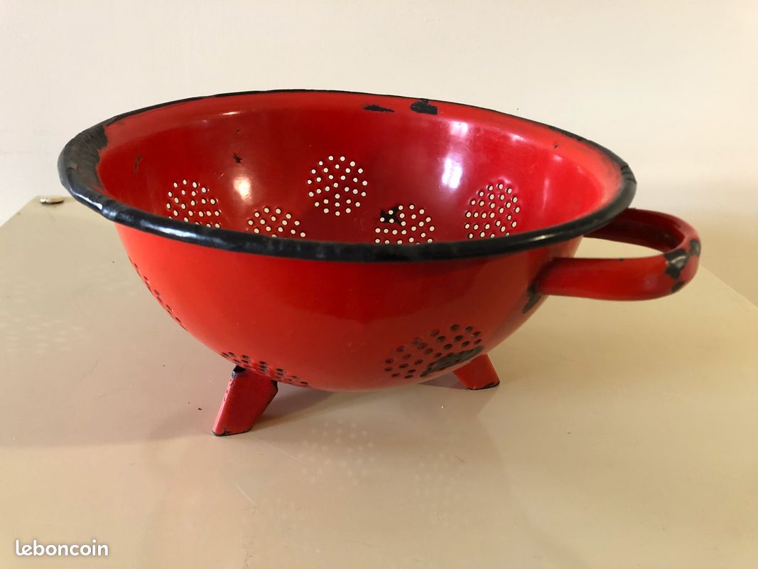 Passoire émaillée Rouge Vintage - Sans Marque