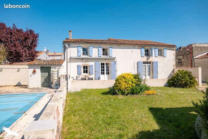 Maison 6 pièces 222 m²