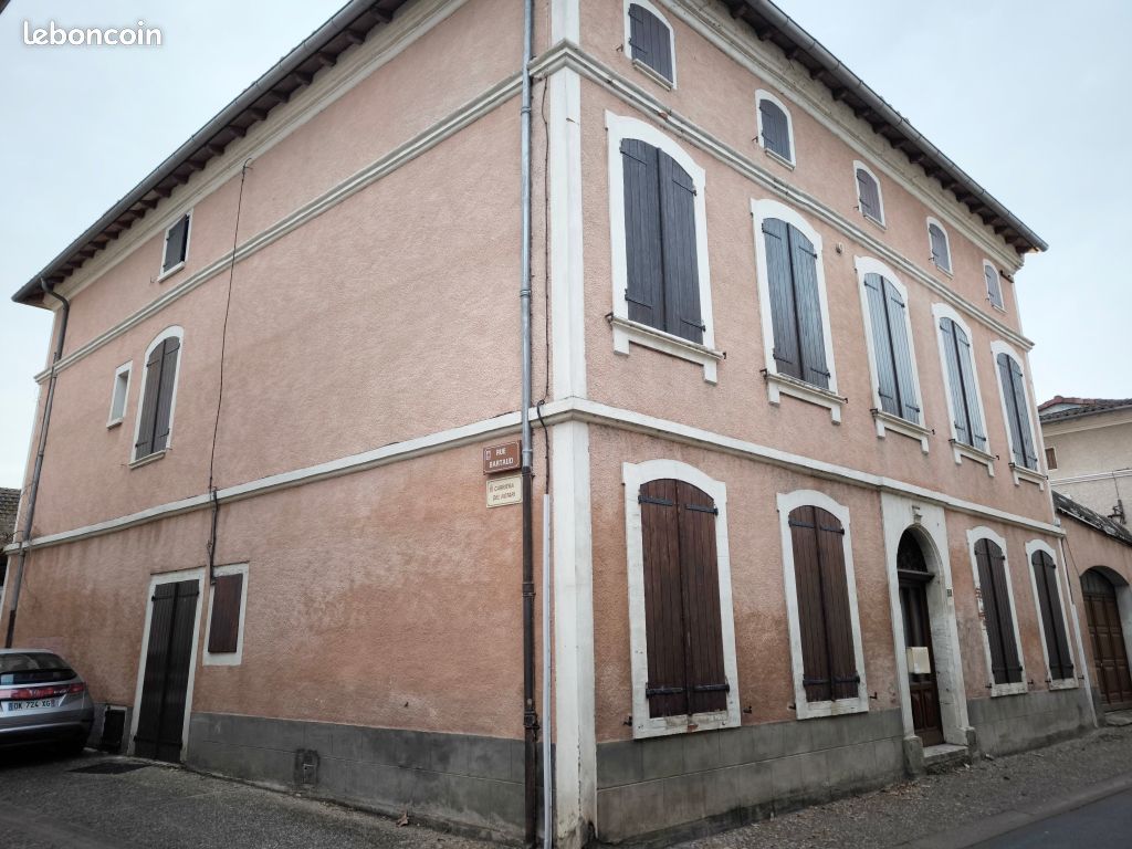 Maison 10 pièces 280 m² · à Saint-Sulpice-la-Pointe · 280 m² · 320 000 €