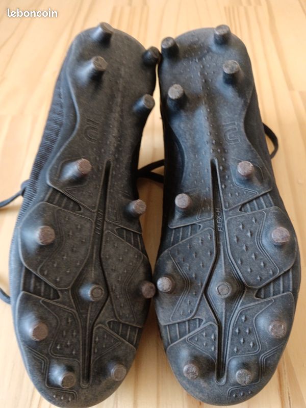 Chaussures de foot type moulée t 40 (image 3)