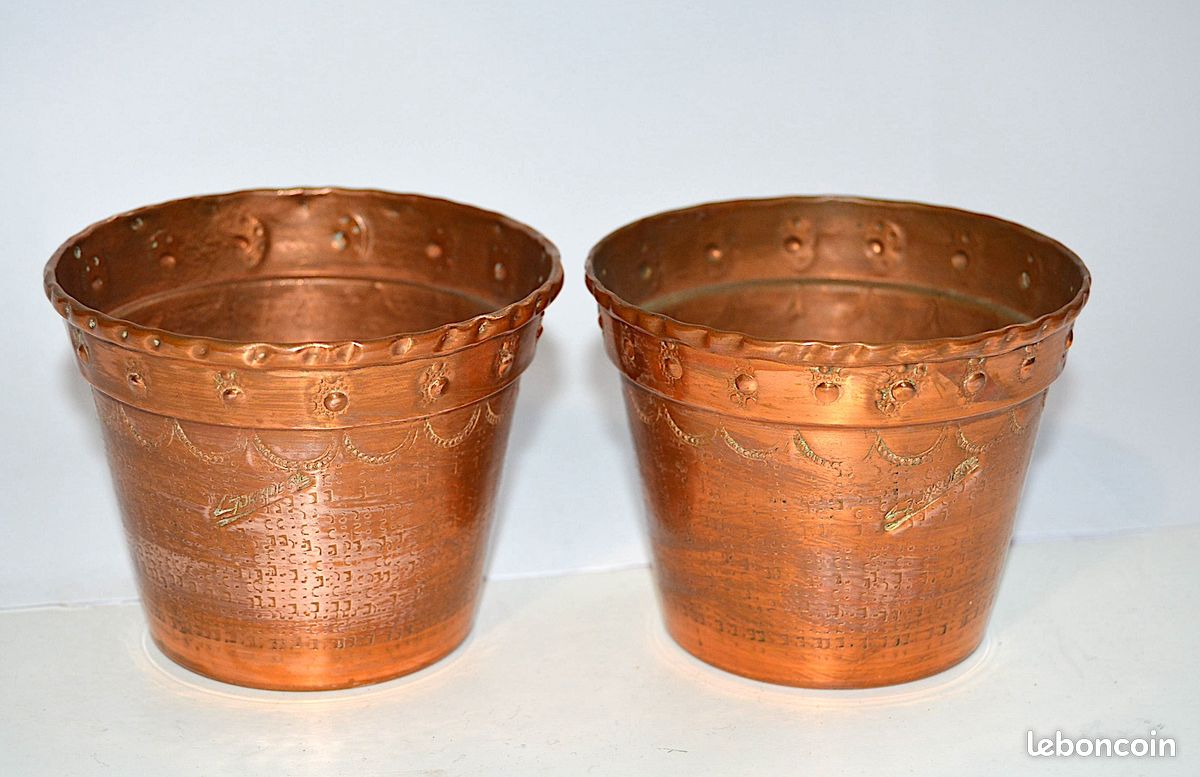 Anciens cache-pots en cuivre martelé (image 1)
