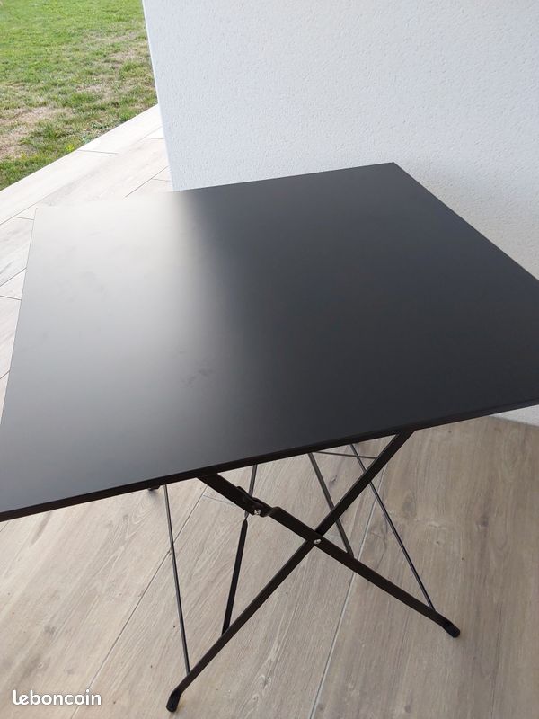 Table pliante en métal intérieur ou exterieur (image 3)