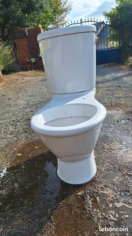 Wc complet avec pipe neuve (image 1)